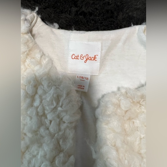 Cat & Jack Cream Sherpa Vest Size L 10/12 - Picture 3 of 7